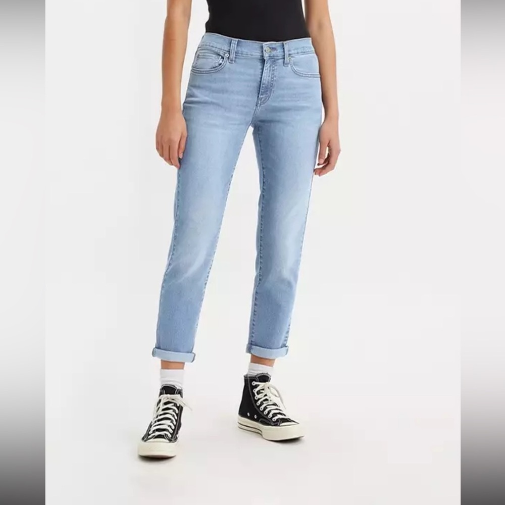 Levi’s mid rise boyfriend jeans sz 32